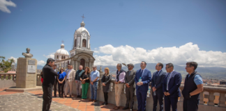 Los representantes recorrieron sectores estratégicos de la ciudad, identificando áreas con potencial para implementar mejoras en infraestructura vial, transporte público y espacios comunitarios.