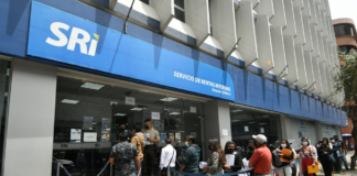 De acuerdo con el SRI, los contribuyentes que emitan facturas electrónicas tendrán ahora hasta cuatro días hábiles para transmitirlas al sistema, un plazo mayor al establecido previamente, que era de 72 horas desde la emisión.