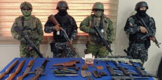 Sin embargo, una reciente resolución del Consejo de la Judicatura busca acelerar estos procedimientos, permitiendo que magistrados y fiscales autoricen el uso de las armas por parte de las Fuerzas Armadas y la Policía Nacional.