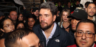 Jan Topic, empresario y aspirante a la presidencia de Ecuador por el partido SUMA, presentó una denuncia contra el juez ├üngel Torres del Tribunal Contencioso Electoral (TCE), acusándolo de fraude procesal y prevaricato.