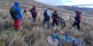 Tras 20 horas de intensas labores de búsqueda, fueron encontrados los cuatro ciclistas reportados como extraviados en el Parque Nacional Cotopaxi, tras perderse debido a las condiciones climáticas adversas.