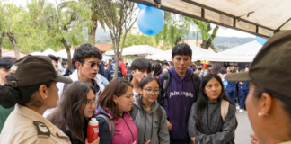 En un esfuerzo por sensibilizar a la comunidad sobre el uso adecuado de la pirotecnia, la Escuela Superior Politécnica de Chimborazo (ESPOCH) organizó este 11 de diciembre, la “I Feria de Pirotecnia Responsable” como antesala a las festividades navideñas.