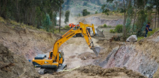 La tarde del martes 10 de diciembre, Hermel Tayupanda, representante de la prefectura de Chimborazo, supervisó los avances en la construcción de la nueva vía República 2, confirmando un progreso físico del 20% en la obra.┬á