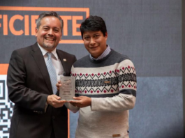 En una ceremonia llena de emoción y solemnidad, World Vision Ecuador otorgó un importante reconocimiento al Gobierno Autónomo Descentralizado Municipal del Cantón Alausí(GADMC).
