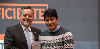 En una ceremonia llena de emoción y solemnidad, World Vision Ecuador otorgó un importante reconocimiento al Gobierno Autónomo Descentralizado Municipal del Cantón Alausí(GADMC).