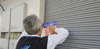 La Agencia Nacional de Regulación, Control y Vigilancia Sanitaria (Arcsa) clausuró este 9 de diciembre, un supermercado en Riobamba tras un operativo que reveló condiciones insalubres, durante la inspección