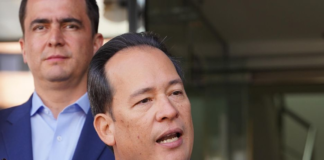 El candidato presidencial por Construye, Lista 25, Henry Cucalón, ingresó este lunes 6 de enero de 2025, ante la ventanilla del Consejo Nacional Electoral (CNE), una acción por incumplimiento de norma por parte de esta entidad