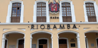 La madrugada del pasado jueves 30 de enero, la Fiscalía General del Estado ejecutó un operativo denominado "Los Altares" en Riobamba, como parte de una investigación por presunta asociación ilícita, tráfico de influencias y cohecho.