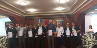 El Instituto Superior Universitario Carlos Cisneros celebró el 28 de enero en el Auditorio del Sindicato de Chóferes de Riobamba, un evento de reconocimiento a docentes y estudiante