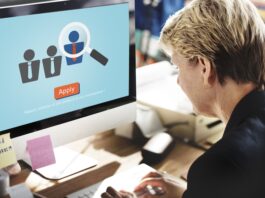 El mercado laboral en Ecuador enfrenta retos significativos en 2025, con altas tasas de informalidad y una economía en recuperación tras los impactos de la pandemia y la inflación global.