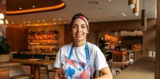 El restaurante COTOA de Somos, inaugurado en mayo del 2024 y dirigido por la reconocida chef ecuatoriana Alejandra Espinoza, ha sido incluido en la prestigiosa Guía Michelin de Florida, Estados Unidos.