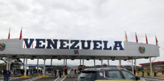 En un movimiento sorpresivo, el gobierno de Venezuela anunció el cierre temporal de la frontera terrestre con Colombia y la suspensión de vuelos entre ambos países.