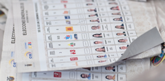 Las reformas al Código de la Democracia establecieron en 2020, una medida que pretendía reducir el número de candidatos en las elecciones y hacer más eficiente el uso del fondo de promoción electoral.