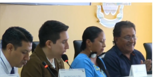 RESOLUCIÓN. - La Cámara provincial de Pastaza dio de baja el nombre de “Radio ├ünimo Pastaza” por considerar que no es conveniente para una radio pública con la marca política del prefecto provincial y su grupo. En una segunda resolución, la Cámara provincial resolvió devolver el proyecto a legislación para que se lo revise con participación de la ciudadanía.