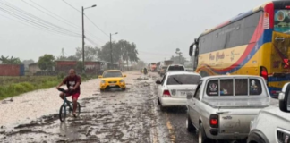 Las fuertes lluvias en la provincia de Loja causaron graves afectaciones en la vialidad y viviendas, lo que llevó a las autoridades a declarar en emergencia al cantón Loja.