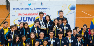 Chimborazo dijo “presente” en el Sudamericano Junior de Squash Quito 2025, que se realizó bajo el aval de la Confederación Sudamericana de Squash y la Federación Ecuatoriana de Squash. El evento convocó a las selecciones de varias regiones, y los atletas de Chimborazo compitieron en las categorías Sub-17 y en los distintos formatos de competencia.