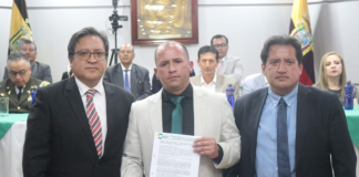 El 19 de marzo, la fundación participó activamente en el desfile cívico conmemorativo por los 165 años de cantonización de San José de Chimbo, reafirmando su compromiso con la comunidad y su desarrollo.