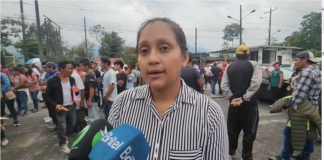 El miércoles 5 de marzo, productores y comerciantes de madera bloquearon el transporte en el control integrado de Mera, en protesta contra la retención de sus camiones por parte de funcionarios del Ministerio de Ambiente.