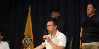 El debate sobre una posible Asamblea Constituyente en Ecuador comienza a tomar fuerza. Aunque aún no existe una hoja de ruta oficial, las declaraciones recientes de asambleístas del movimiento oficialista ADN y del entorno cercano al presidente Daniel Noboa dejan entrever que el Ejecutivo estaría afinando los últimos detalles para convocar a una consulta popular como primer paso hacia una eventual refundación del Estado.