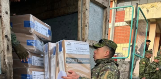 Desde las primeras horas del 12 de abril, comenzó en la provincia de Chimborazo el despliegue de los paquetes electorales, con todo preparado para la jornada democrática de este 13 de abril, en el marco de las elecciones presidenciales 2025.