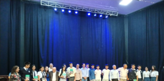 En un ambiente cargado de emoción y amor por la literatura, estudiantes de diversas unidades educativas, junto a sus maestros, llenaron el teatro de la Casa de la Cultura Núcleo de Pastaza para celebrar el Día Internacional del Libro.