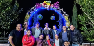 En un emotivo reencuentro cargado de recuerdos y gratitud, un grupo de exalumnos de la Escuela Simón Bolívar de Riobamba rindió homenaje a la profesora Fanny Olivia Montúfar Samaniego, quien dedicó más de 27 años de su vida a la formación de niños y niñas en esta institución educativa.