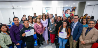 El Ministerio de Educación del Ecuador firmó un acuerdo de cooperación con la organización internacional World Literacy Organization, S.L. (WLO), mediante el cual se otorgarán 3.300 becas para cursos de inglés dirigidos a maestros del sistema fiscal en todo el país.