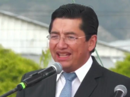 El caso “Los Altares” ha puesto en entredicho la institucionalidad del Municipio, tras la vinculación penal del alcalde John Vinueza y del exgerente del Mercado Mayorista, Lenín Fuentes, por presunta asociación ilícita.