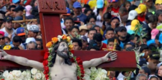 Dos de las procesiones más grandes de Ecuador marcan la jornada de fe de este Viernes Santo. Se trata de las procesiones Jesús del Gran Poder en Quito y Cristo del Consuelo en Guayaquil. Estos eventos religiosos recibirán a miles de feligreses en las dos ciudades. A continuación te contamos los horarios y recorridos de estos eventos.