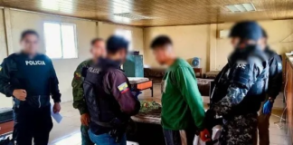 La Fiscalía presentó cargos contra Kevin L., un militar en servicio activo, tras una exhaustiva investigación, por su presunta implicación en dos delitos graves: pornografía infantil y violación, el 2 de abril en Latacunga.