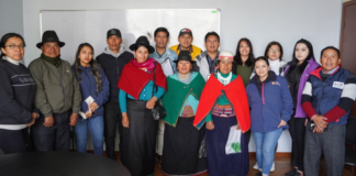 En una destacada acción que busca fortalecer la seguridad alimentaria y fomentar la producción local, la Prefectura de Chimborazo, a través de su Dirección de Producción, Industria y Comercio, realizó una reunión clave con la Mesa Sectorial de Salud de la parroquia Palmira en el cantón Guamote.