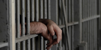 El Tribunal de Garantías Penales de Chimborazo, el 31 de marzo dictó una sentencia de 12 meses de prisión para Aníbal A. M., quien ya se encontraba privado de libertad en el Centro de Privación de Libertad (CPL) de Riobamba.