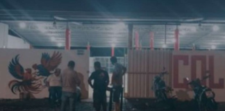 La Policía Nacional confirmó que 12 personas fallecieron en una gallera de la vía Puerto Limón, El Carmen-Manabí, tras un ataque armado. El hecho se dio la noche del jueves, 17 de abril de 2025, y se extendió hasta la madrugada de este viernes 18.