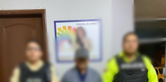 El 18 de abril, durante un patrullaje rutinario en el cantón Alausí, la Policía Nacional detuvo a un hombre con una orden de captura vigente.