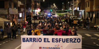 Con música, danza y una gran participación ciudadana, el Municipio de Riobamba celebró este 25 de abril, la entrega oficial de la obra de reasfaltado de la calle Espejo y la avenida Cordovez.