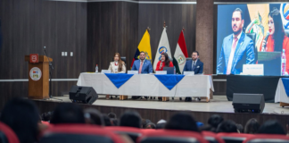En el marco de la conmemoración de los 203 años de Independencia de Riobamba, la Escuela Superior Politécnica de Chimborazo (ESPOCH) fue sede de la sesión del Pleno del Consejo de Participación Ciudadana y Control Social (CPCCS), evento que reunió a ciudadanos y autoridades locales, provinciales y nacionales.┬á