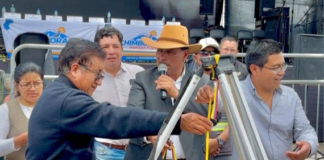 El domingo 6 de abril se realizó la ceremonia simbólica de colocación de la primera piedra para la construcción de un sistema de riego que beneficiará a los barrios San Martín de Veranillo y Cerro Negro, en el cantón Riobamba. Este proyecto busca impulsar el desarrollo agrícola y mejorar las condiciones de vida de las comunidades rurales del sector.