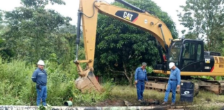 La Empresa Pública Petroecuador informó sobre un derrame de crudo ocurrido en el sector de la vía asfaltada de ingreso a la plataforma Yulebra 04, en la provincia de Orellana. El incidente fue provocado por el impacto de un vehículo particular tipo cama baja, que realizaba labores en la zona impactó una línea de tubería de flujo de producción.