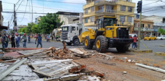 El sismo de 6,1 grados que sacudió Esmeraldas el 25 de abril dejó decenas de viviendas dañadas, heridos y una ciudad marcada por el miedo.