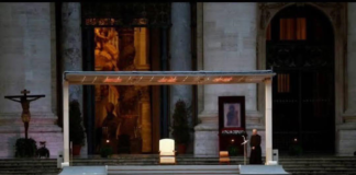 El papa Francisco falleció este lunes 21 de abril de 2025 a los 88 años, en la residencia de la Casa Santa Marta, en el Vaticano. El anuncio fue realizado por el camarlengo, el cardenal Kevin Joseph Farrel, quien destacó que el pontífice dedicó su vida al servicio de la Iglesia y a los más necesitados.