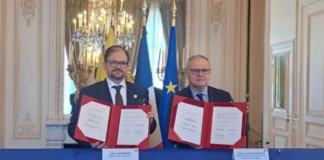 Ecuador y Francia suscribieron un acuerdo de cooperación mutua para apoyarse en temas de seguridad y lucha contra el narcotráfico. Este viernes, 9 de mayo de 2025, Franñois-Noñl Buffet, ministro del Interior de Francia, y el ministro del Interior de Ecuador, John Reimberg, firmaron la Carta de Declaración de Intención en París.