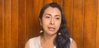 La concejala del cantón Pastaza, Laura Pérez, expresó públicamente su rechazo a la posible colocación de un busto con la imagen del alcalde Germán Flores Meza en la nueva pista de hockey, cuya inauguración está prevista para este fin de semana.