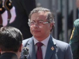 El presidente de Colombia, Gustavo Petro, dijo que asistió a la nueva investidura de Daniel Noboa como gobernante de Ecuador hasta 2029 para solicitarle la liberación de los "presos políticos", entre los que mencionó al exvicepresidente correísta Jorge Glas, detenido en 2024 en la Embajada de México en Quito.