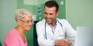 Según la OMS señala que hasta el 80% de las enfermedades crónicas pueden prevenirse con un estilo de vida saludable. La Organización Mundial de la Salud (OMS) estima que hasta un 80% de las enfermedades crónicas como la diabetes tipo 2, enfermedades cardiovasculares y ciertos tipos de cáncer pueden prevenirse mediante un estilo de vida saludable.