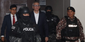 Un informe pericial de 48 páginas elaborado por la psiquiatra forense ├üngela Salazar concluye que Jorge Glas, exvicepresidente de la República, padece un cuadro de depresión severa con alto riesgo suicida. Sin embargo, el diagnóstico descarta que su estado mental afecte su conciencia o inteligencia, por lo que no se recomienda su traslado a un hospital psiquiátrico.