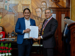 En el marco de la conmemoración de los 201 años de cantonización de la ciudad de Guaranda, la Municipalidad de ese cantón, llevó a cabo una sesión solemne conmemorativa del aniversario, en que también se otorgaron las distinciones honoríficas “Cacique Guaranga” a ciudadanas y ciudadanos cuya trayectoria constituye un ejemplo de excelencia, servicio y compromiso con el desarrollo de la ciudad y el país.