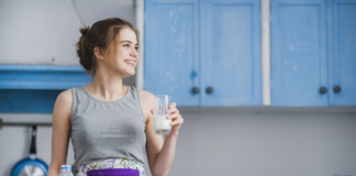 La alimentación no solo influye en la salud física, también tiene una estrecha relación con el bienestar emocional.┬á Cada vez más investigaciones confirman que existe una conexión directa entre lo que comemos y cómo nos sentimos.