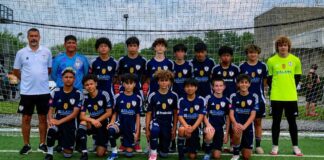 Mathias Cabrera, talentoso futbolista nacido en 2011 en Riobamba, Ecuador, se ha convertido en un verdadero orgullo para su tierra natal. Con apenas 14 años, este joven deportista se perfila como una de las grandes promesas del fútbol ecuatoriano en el exterior. Hijo de padres ecuatorianos su padre oriundo de Pasaje, El Oro, y su madre de El Carmen, ManabíÔÇö Mathias reside junto a su familia en New Jersey, Estados Unidos, desde hace 9 años.