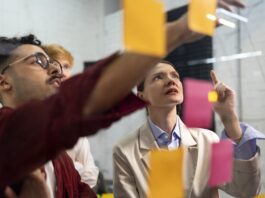 Durante el primer trimestre de 2025, sólo el 35,2% de los ecuatorianos tenía un empleo adecuado, mientras que el subempleo alcanzó el 19,9%, según la Encuesta Nacional de Empleo, Desempleo y Subempleo del INEC.