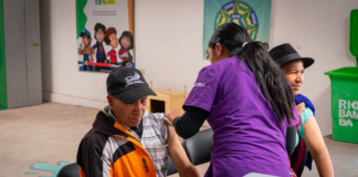 Más de 90 trabajadores de reciclaje recibieron la primera dosis contra la hepatitis B, en la ciudad de Riobamba, en una jornada de salud organizada entre el Municipio de Riobamba y el Ministerio de Salud.